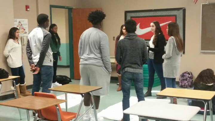asoderquist's tweet photo. LHS IGNITE Mentors talking to freshmen about GPAs, and goals and obstacles. @LufHSCounseling #flipthetarp #IGNITE https://t.co/RSSgu03YCW