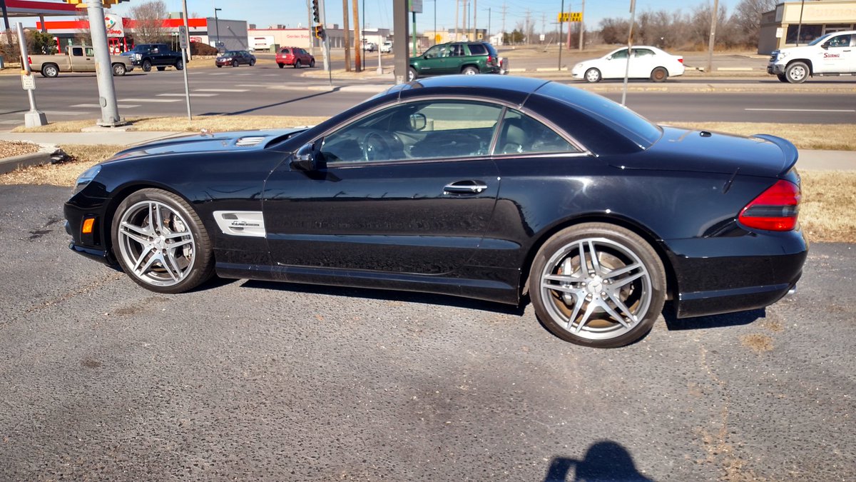 realcoachhowe's tweet photo. Ladies, do you wanna roll in my #MercedesBenz ? Give me a shout. #Wichita #lairdnoller https://t.co/i5tMzf5Zsi