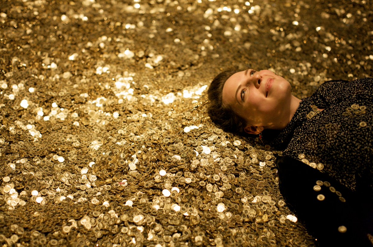 #Geld soweit das Auge reicht: <a href="/Stapferhaus/">stapferhaus</a> Lenzburg verschenkt 10'000 #Franken wat.is/-y0FJ:KCA  #Gewinnspiel