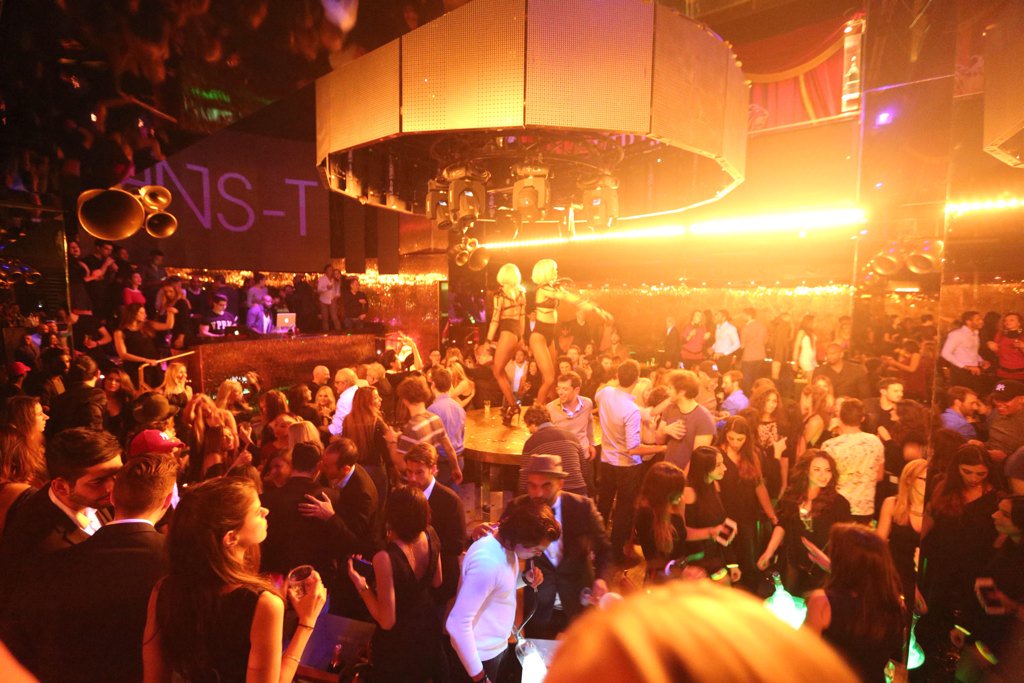 #TBT at <a href="/OFFICIALVIPROOM/">VIP ROOM</a>  ! #Memories #VipRoom #Paris #Amazing #BestClubInParis #BestStaff #@JeanRoch
