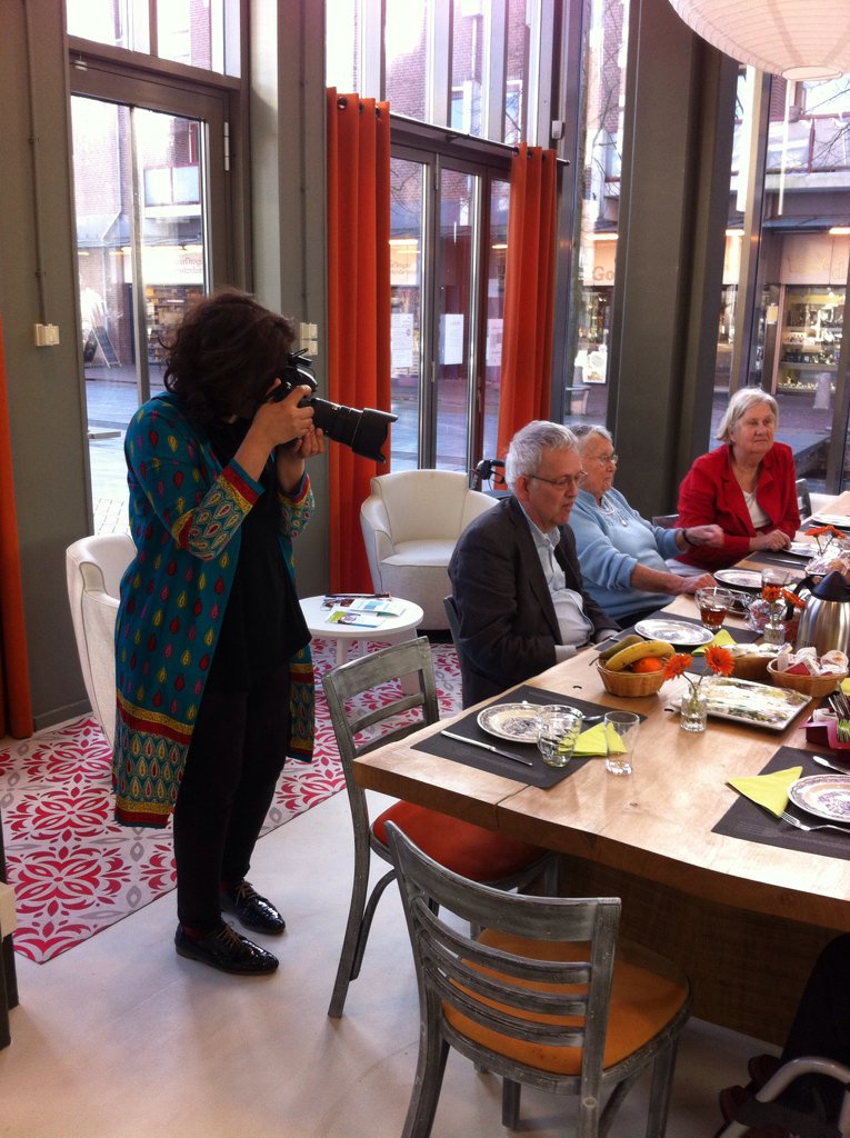 Vandaag fotoshoot in GrandCafe WIJS voor folder! <a href="/Monavid/">Mona Alikhah</a> <a href="/deschoor/">De Schoor</a>