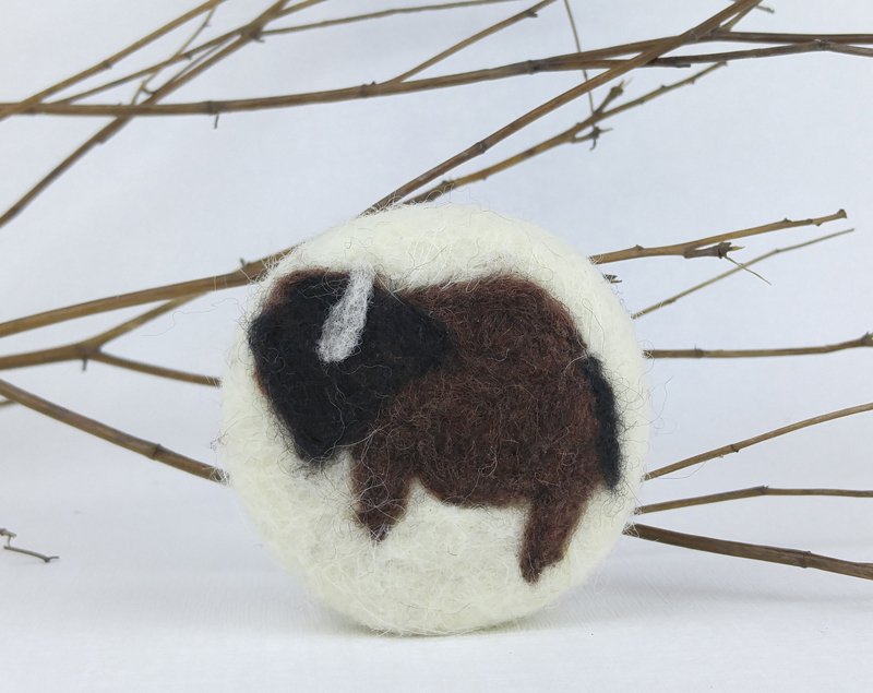 StephenThomasM's tweet photo. Learn about @patersonscabin on #stmAPPROVED &amp; how awesome this lil' bison is in the shower! https://t.co/qzUbiFcJ1a https://t.co/XhIK2QfVjQ