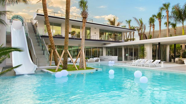 Miami Beach mansion with waterslide up for grabs for $34M PICTURES bit.ly/1KI50OW?utm_me… https://t.co/EVPXcb7Ga1