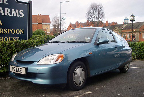 MillisStephanie's tweet photo. #Honda Insight протаранила столб во Владивостоке https://t.co/oXPJ3Xq9HP https://t.co/iwwzdIipGe