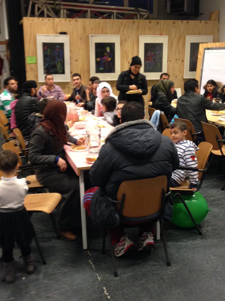 Mooie avond! #asielzoekers te gast bij Rotslab; initiatief van groep enthousiaste #HKU studenten