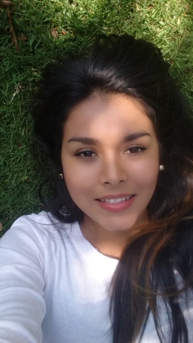 nanciirey's tweet photo. Basta con sonreír para saber cuan enamorad@ estas! 😘💋 @nelsonboton  💋Te Amo Vida Mía💋 https://t.co/GyU7Lf2BF4