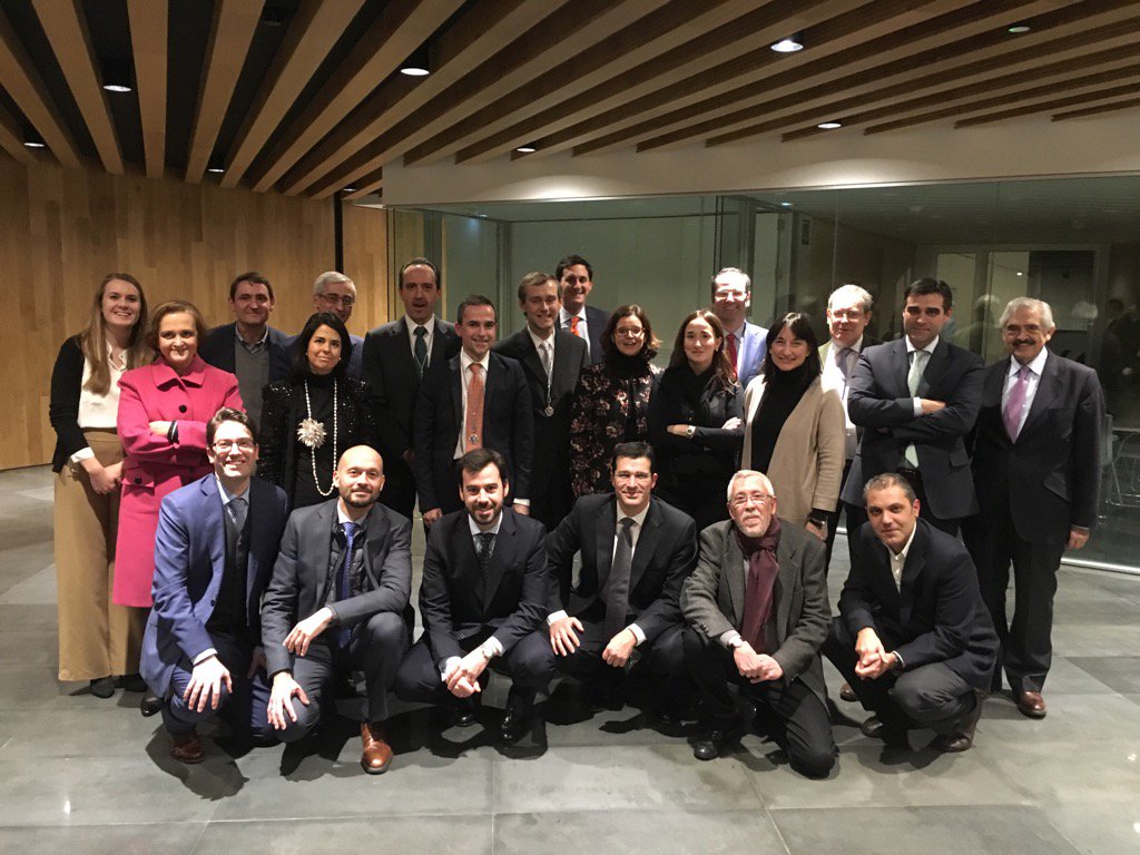 Medallas de plata de <a href="/unav/">Universidad de Navarra</a>. Foto de familia de <a href="/fcomunav/">fcomunav</a>.