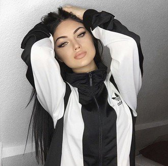 Friingues's tweet photo. Adidas https://t.co/nSe5TSr1z9