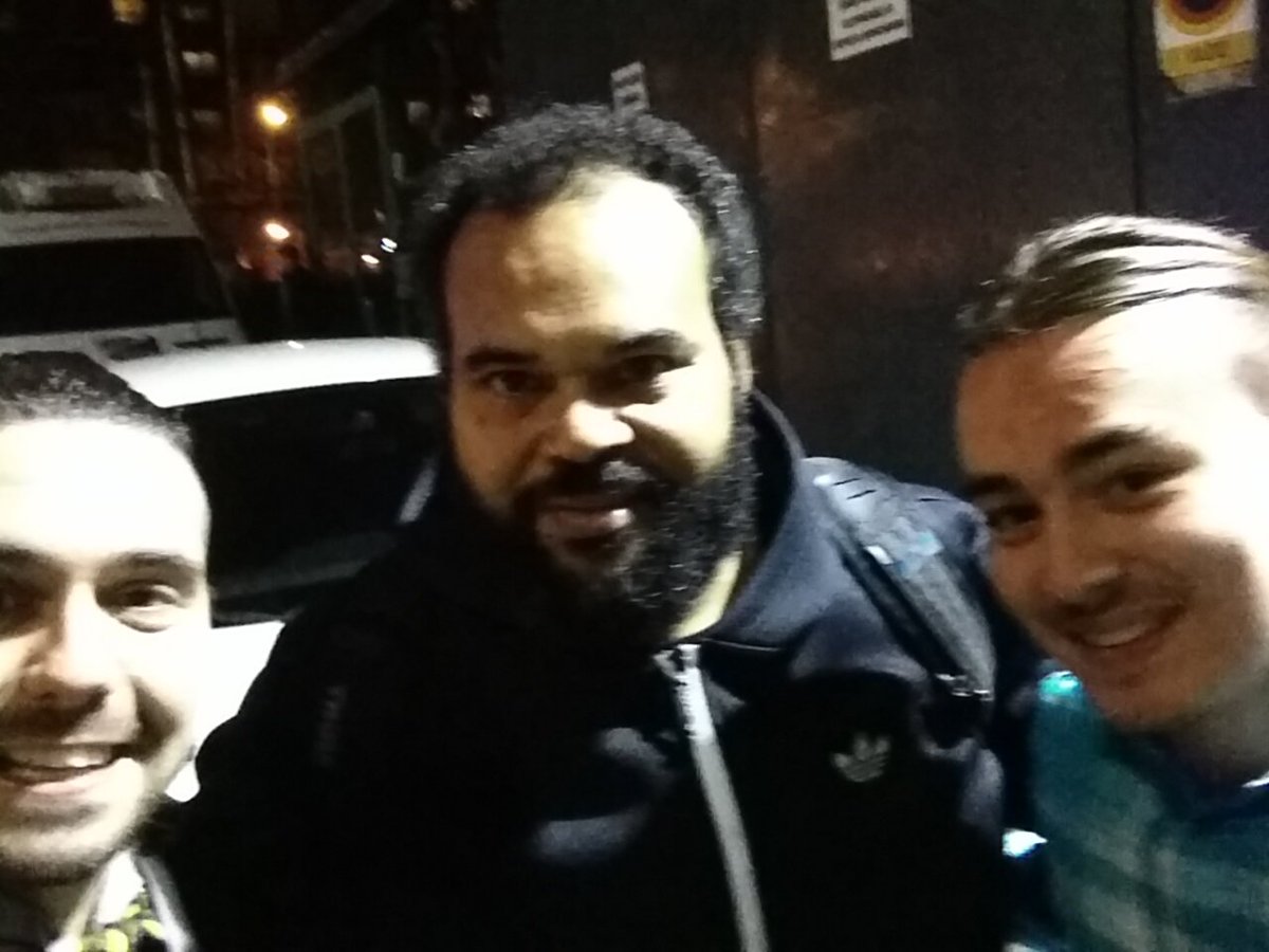 Aquí con el jefe <a href="/carlosjean/">Carlos Jean</a> =) ¿habéis escuchado ya mi remix de LADY? youtu.be/BRMJ3EKUPI4 <a href="/DesaliaMusic/">Desalia Music</a>