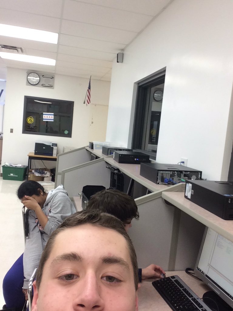 Plachinators's tweet photo. Selfie with my group #weouthere https://t.co/PkqkNl6KVx