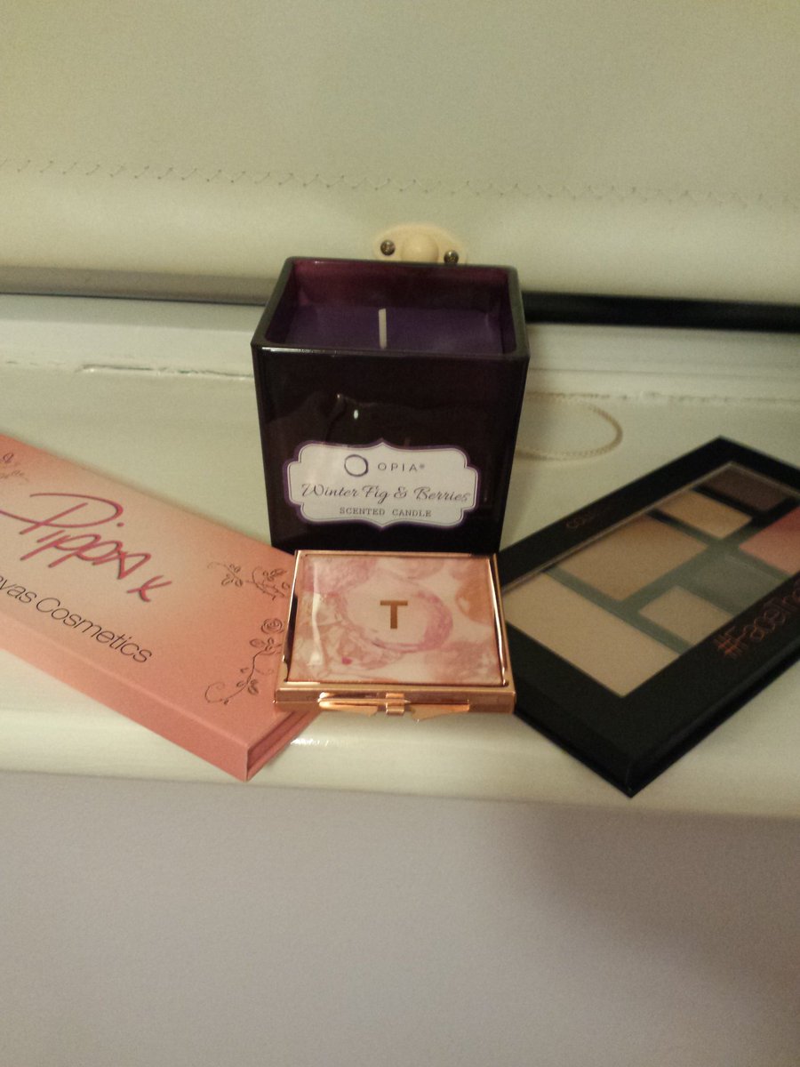 josweddingplans's tweet photo. Some of my dressing room faves at the mo #pippapallette #collectioncosmetics #tedbaker #primak https://t.co/UwkZPV5YbV