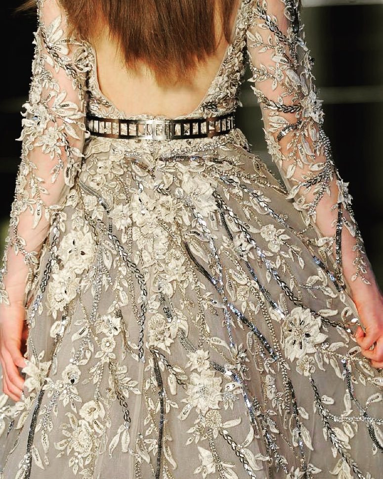 afdiaries's tweet photo. @zuhairmuradofficial #details #runway #fashion #style #paris #fashionweek #couture #hautec… https://t.co/C8bEuy9amk https://t.co/6o652Sw8d0