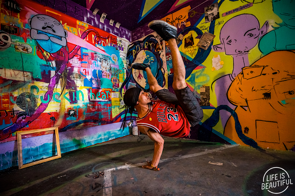 lifeisbeautiful's tweet photo. What makes you dance? #LifeIsBeautiful2015 https://t.co/OU5U8pyw9j