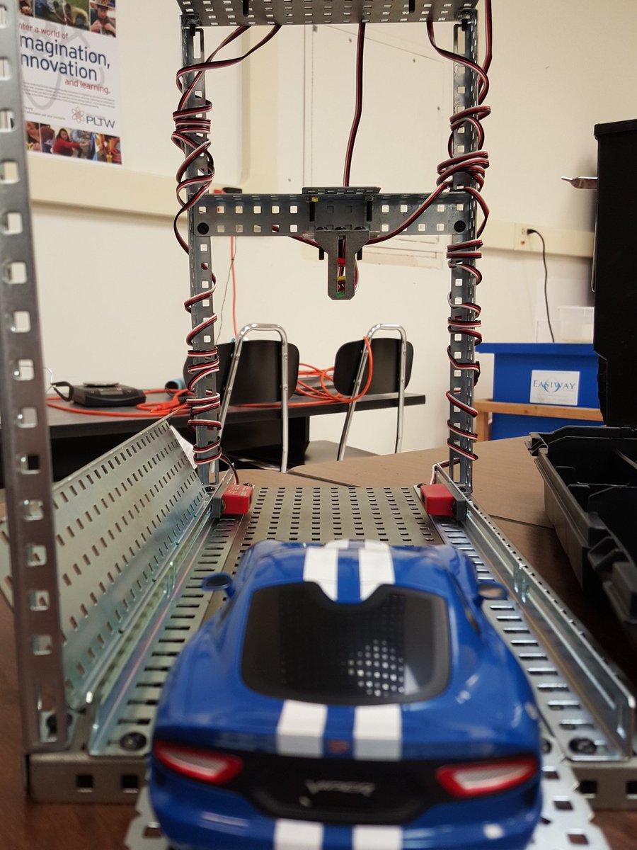 GLABINATORS_INC's tweet photo. Just finished our build. Going to add some cosmetic changes and write the pseudo code. #PLTW #POE @PLTWorg https://t.co/hkEokGHrcc