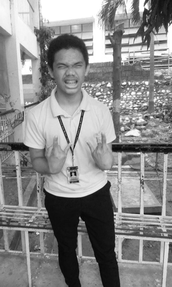 NGlinogo's tweet photo. Dont panic girls, im here to save you..#FeelingSuperHero https://t.co/7KOgChMTAB