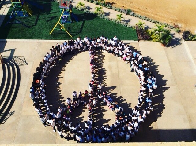 trikylefeld's tweet photo. Semana de La Paz CIEM. Sembrando cultura de paz y buen trato en nuestros alumnos https://t.co/s7WOfHORFW