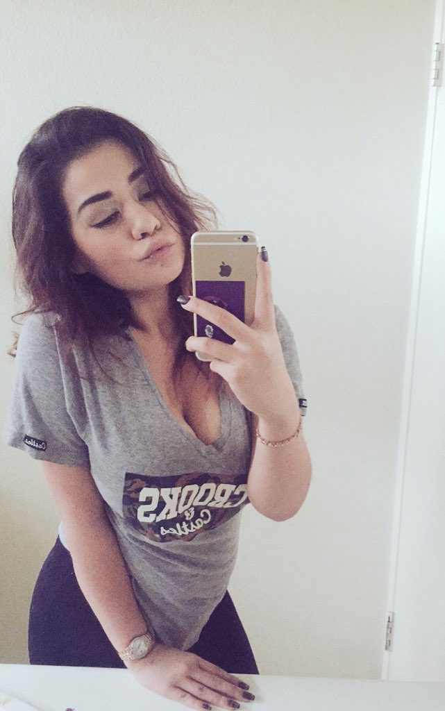 justmeekies's tweet photo. got you hypnotized, I'm so abstract 👽 https://t.co/F2si1vEnj4