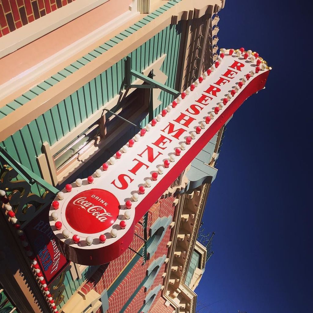 WesleyAlfvin's tweet photo. Meet me on #MainStreetUSA today! @disneyland #DapperDans #DapperWesley #DapperDrew #DapperJon #DapperCody #Barbersโฆ https://t.co/tIgVHiJptU