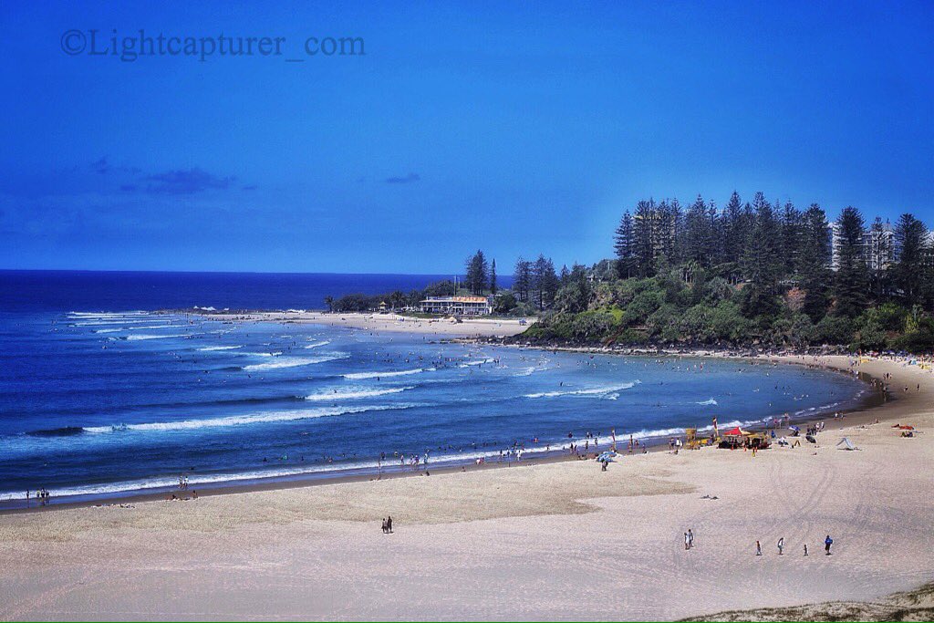 lightcapturer's tweet photo. Anyone missing these days at the beach, it's the weekend soon let's hope the weather is kind. #greenmountbeach https://t.co/xr6z2JphZ4