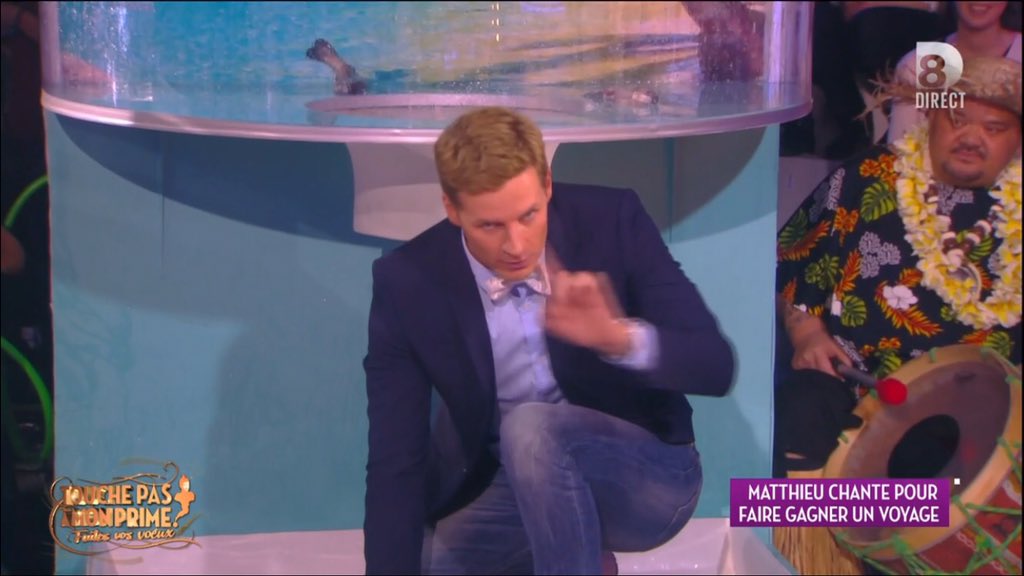 TBT9_W9's tweet photo. "Jure-moi sur ta mère que y'a pas de serpents !" 🐍 #TPMPVoeux https://t.co/c9rQkBhbgN