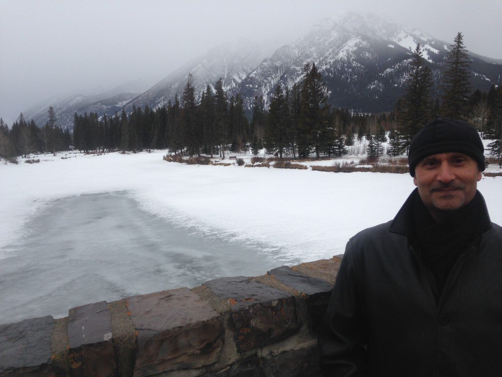 dhami_td's tweet image. Lazy day hanging out downtown #Banff #awesomescenery #beautifulpeople #nothoughtsofwork LOL