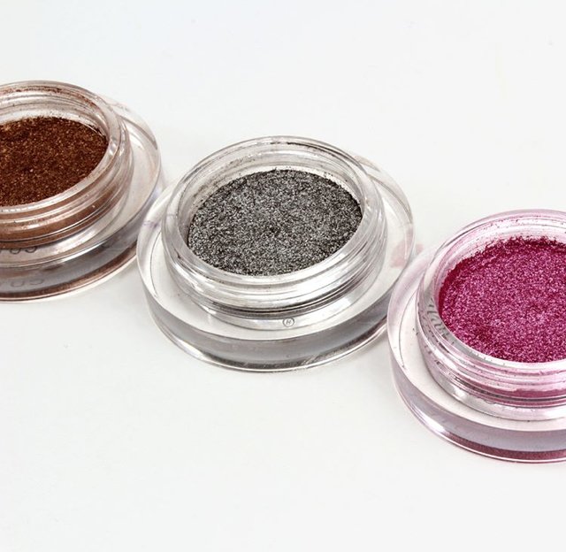 Our new #AmusePressed #EyeshadowPigments with a #metallicfinish what's there not to love ;)
bit.ly/1FNiFr7