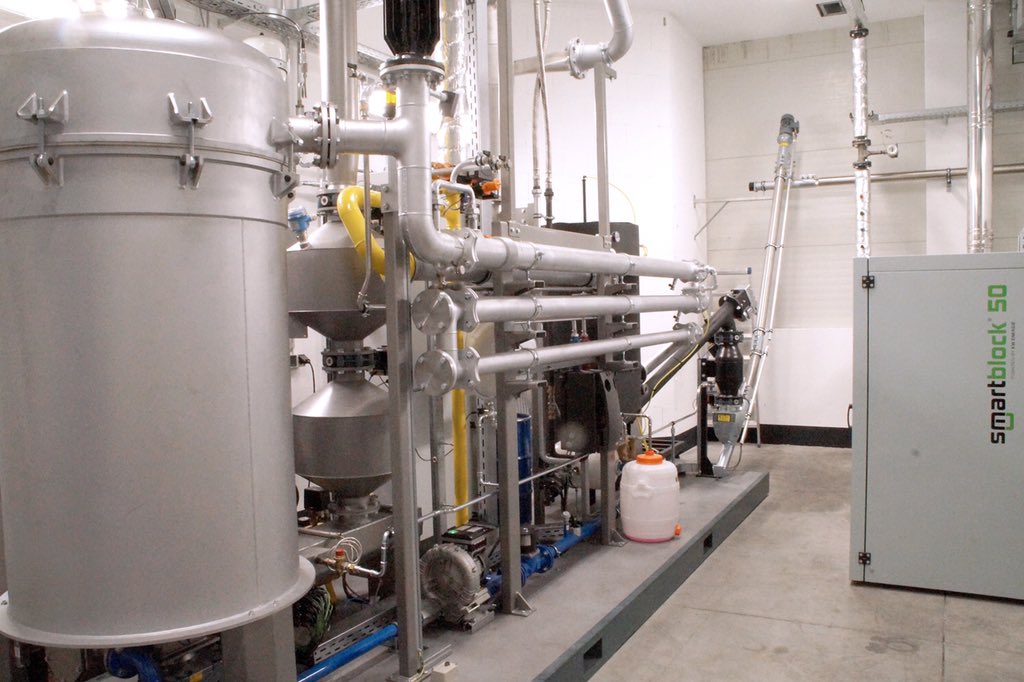 EdgeSW1's tweet photo. Clever CHP kit  - Electric and heat from wood. Coming to UK on March 10th. Need process heat for your business? https://t.co/hL5JNmDual