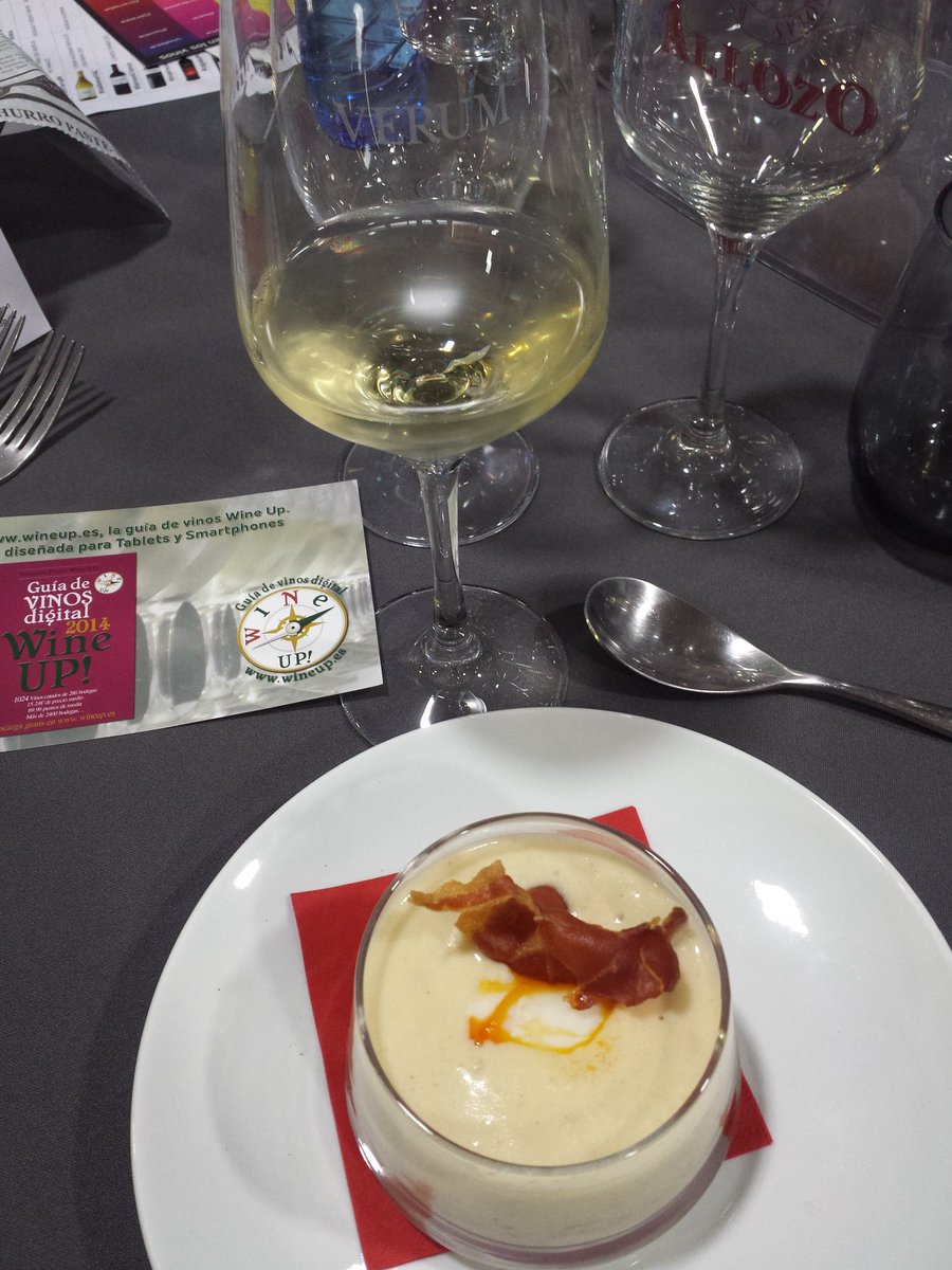reviriegomaria's tweet photo. #VerumTerraPF sin duda grandes bodegas @verumbodegas q elaboran los mejores vinos bien acompañado por @mentefria94 https://t.co/kCMLsaOvJr