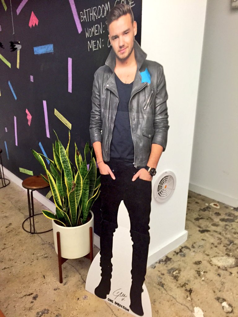 LukeMJonesy's tweet photo. Guess the office... @TheRoundNYC https://t.co/LbSZUTMPJp