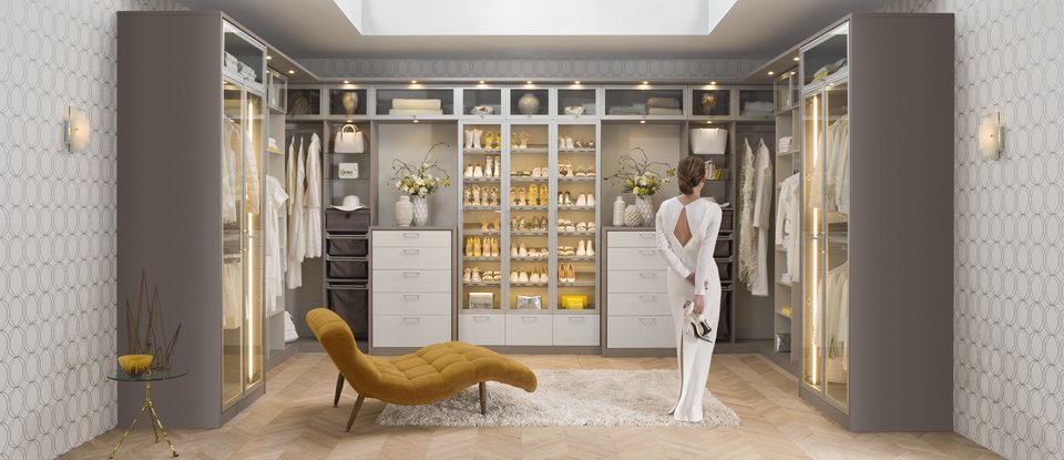 elementdesigns's tweet image. A1) Closets are key to a real #luxe master suite! #DesignLUX pinterest.com/pin/3394588906…