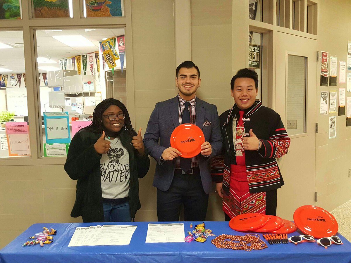 _BrookLynk's tweet photo. The crew is out at Osseo High Schools conferences! Stop by and say hi!
#BrookLynk2016 #RealJobsRealExperience https://t.co/jt0DF6asEL