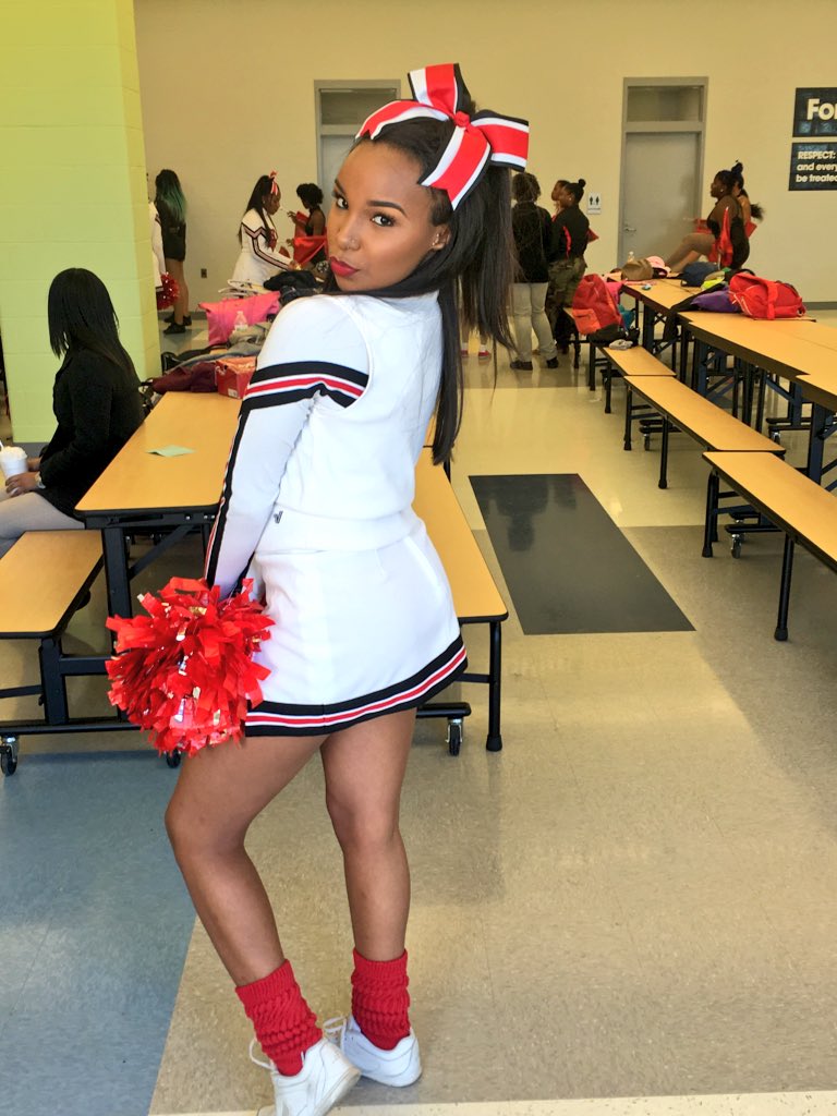whittwhitt66's tweet photo. look like a barbie😍 https://t.co/m3uVcBkgqz