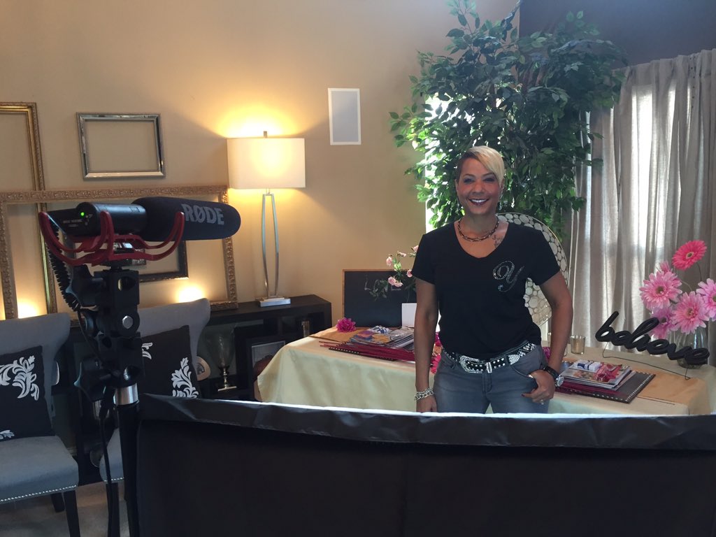 RitaFullerYates's tweet photo. Today's Filming Schedule has me out of whack! #filmmaking #interiordesign #interiordecorating #ydecorate #decorparty https://t.co/HqbITWArDh