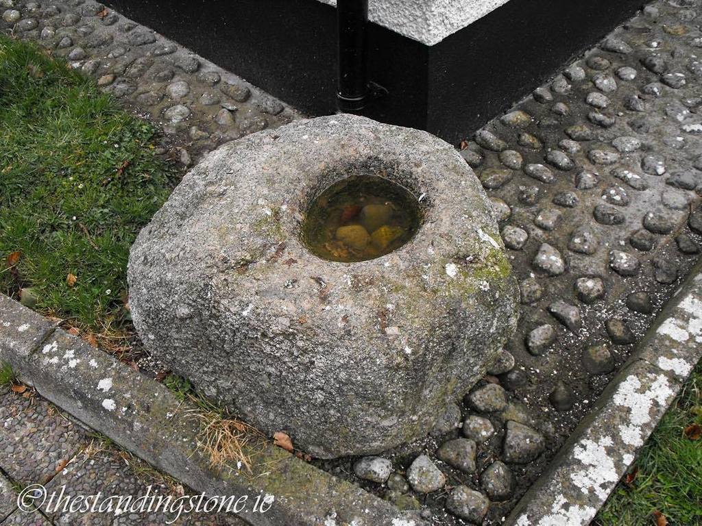 StandingStoneIE's tweet photo. 28/366 - Bullaun Stone, Lorrha, Co. Tipperary. #siteaday #366 #thestandingstone #Instagram… https://t.co/EXjVMcFgAc https://t.co/JGK2qf8eXQ