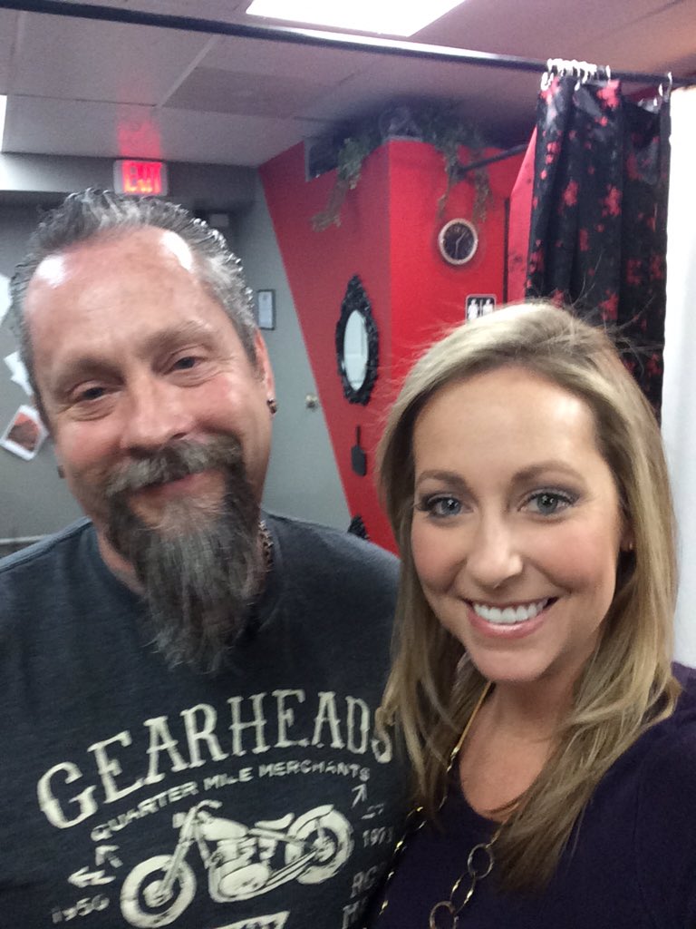 kathrynburcham's tweet image. Hey @realDonaldTrump, this NH #tattoo artist is doing your face and logo for free! What do you think? #trumptattoo