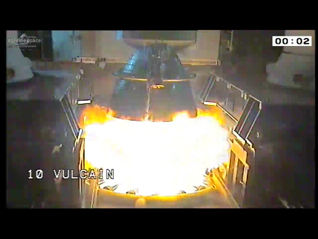 JumboForEver's tweet photo. Beautiful takeoff of the first Ariane rocket of 2016 last night in Kourou, Guyana. #Ariane #Rocket https://t.co/GDHz18GMDg