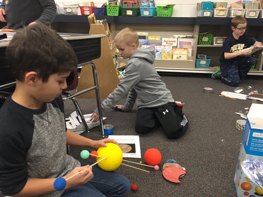 Mrs_Guetzkow's tweet photo. Designing and creating! Third graders excited about outer space! #makersspace #geniushour https://t.co/x2TAFStJ11