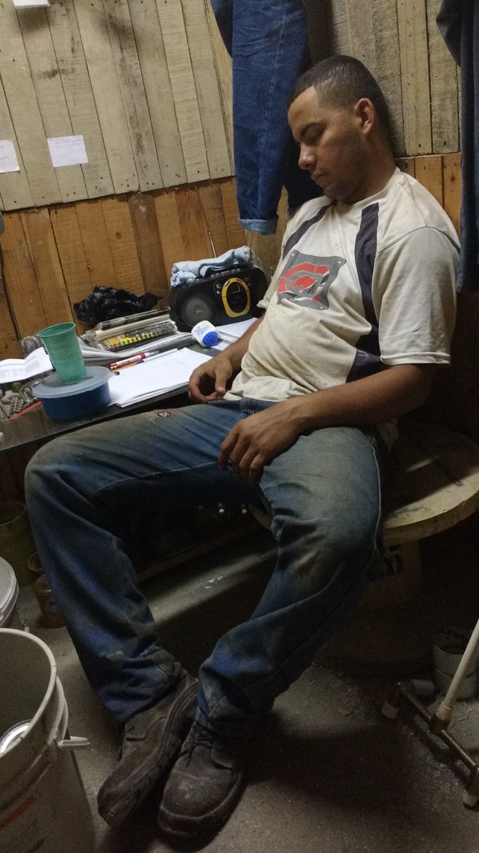 El Mopri de flojera en el trabajo... Jajajaja 😂😂