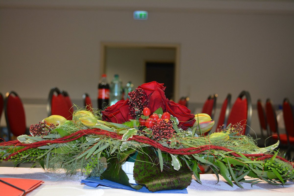 AtaMoschee's tweet photo. Gästeempfang zum neuen Jahr 2016 in der #AtaMoschee #Flörsheim am Main
#AMJD #neujahrsempfang https://t.co/jbOrQtrzuJ