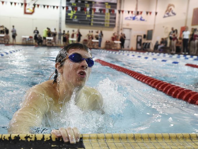 Roundup: York Suburban boys edge Dover for share of #YAIAA Div II title  gametimepa.com/story/high-sch…