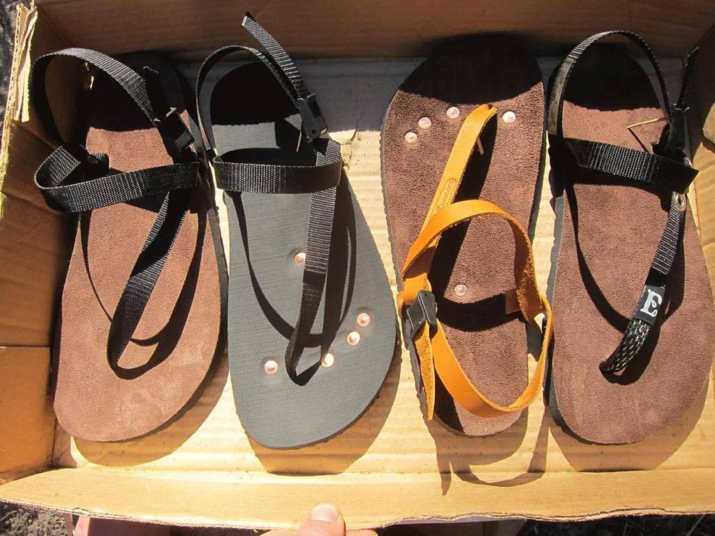 earth runners leather