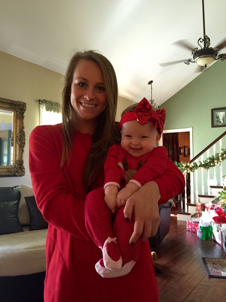 This baby girl turned ONE today. Thank you, Mila Lee, for making the aunt life fun. ❤️