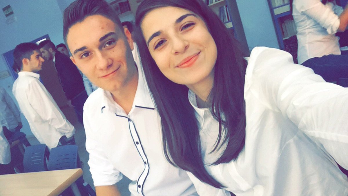 MariaAlcolea3's tweet photo. Felices 18 a mi marido @AgustiinMillan 😘🔞. https://t.co/85SqW6lVz8