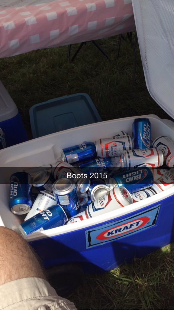 _sherwood41's tweet photo. #bootsthrowback https://t.co/NgAa2Z6qVa