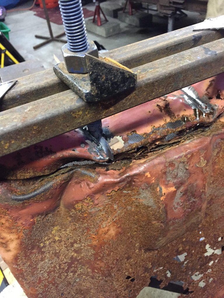 PaulChaplin7's tweet photo. #metalbashing pulling jig to try straighten Kubota bonnet .... More rust than steel-Air https://t.co/WAgoiFszf5