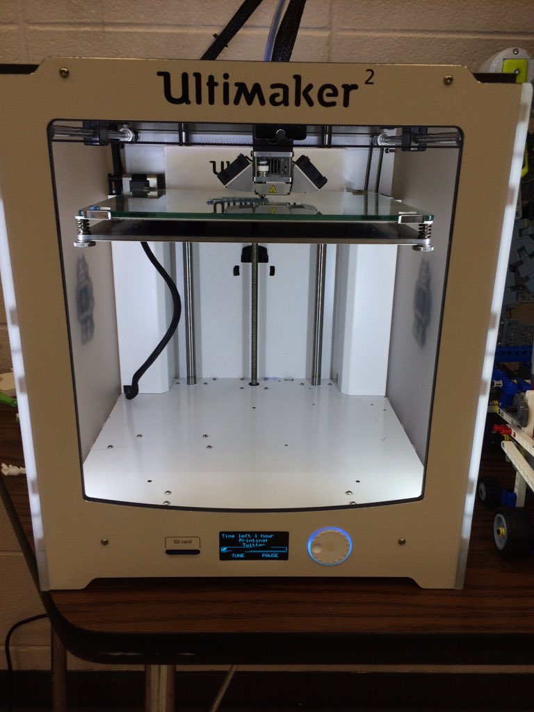 AliefScience's tweet photo. We love showing off our #3dprinter! #aliefsciencefair https://t.co/Oz5BfQpikT