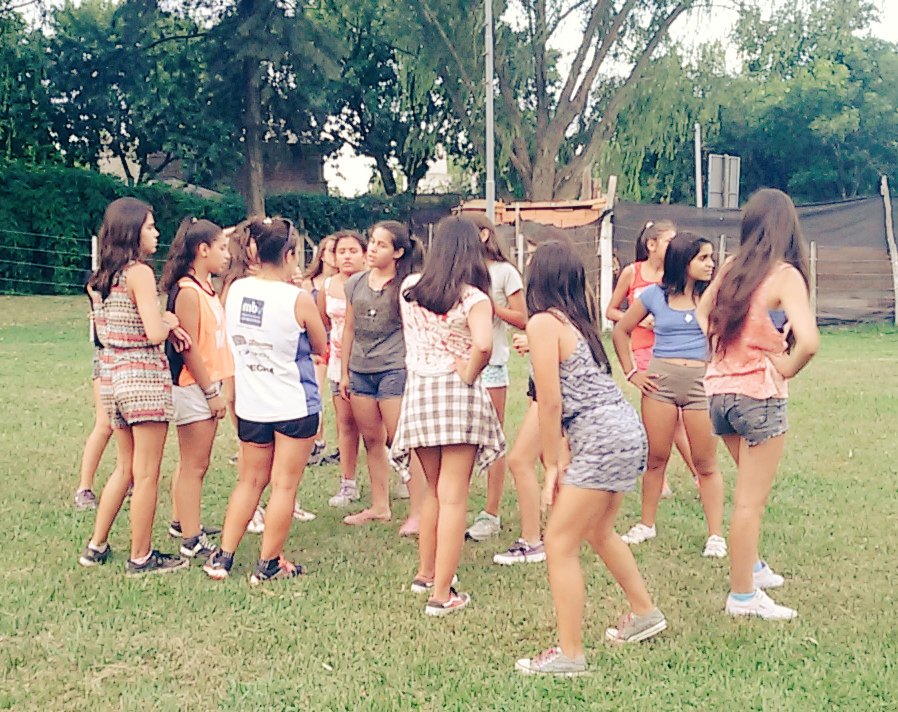 AnaPaulaMilo's tweet photo. Esta noche no duerme nadie!!!
Campamento de los más grandes y del grupo de chicos con discapacidad! ♡
#Colonia2016 https://t.co/ILxrVq2RmW