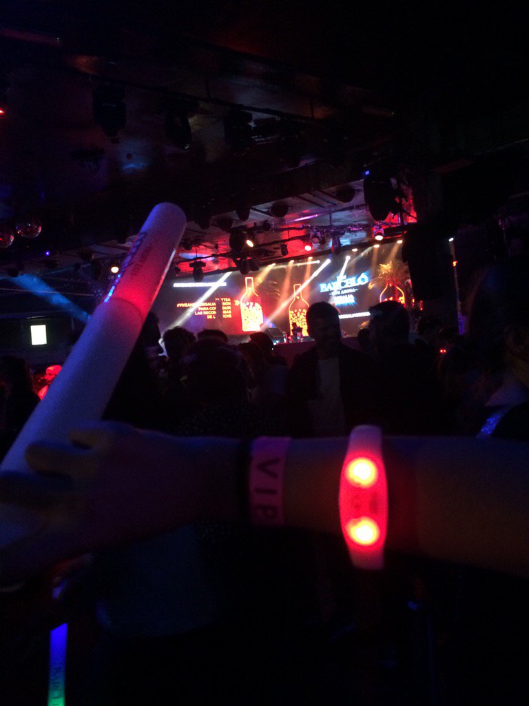TaMateos's tweet photo. Porque somos VIP porque lo valemos y porque no merecemos las recompensa de esta noche 😁 #vivadesaliasession https://t.co/NdQWhh93om