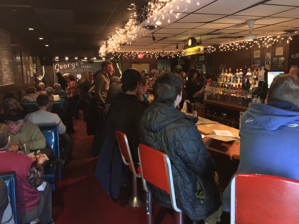 wilkinskid64's tweet image. Amazing turnout @GeorgesLounge for first @CSOrchestra #downtownclassics  concert!! J @CantonArts #cantstopcanton