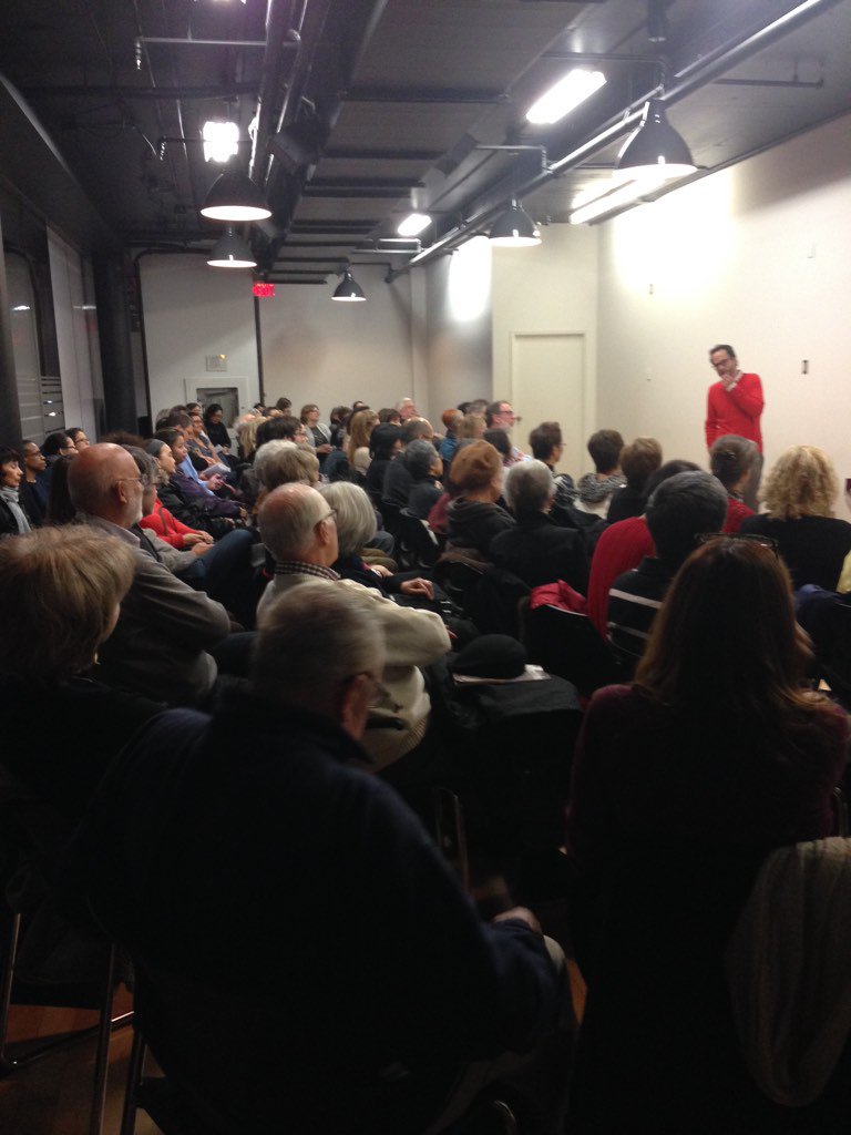 Johannes welcomes the crowd at Siegfried From Scratch! Let the learning begin! <a href="/CanadianOpera/">Canadian Opera Company</a> @alexanderncoc